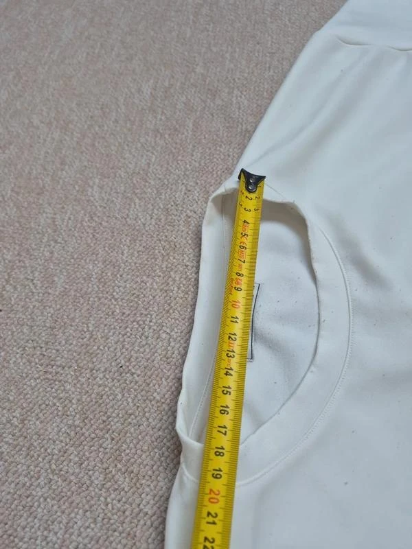 Sudadera oversize de Pull&Bear color blanco con letra W talla M – photo 9